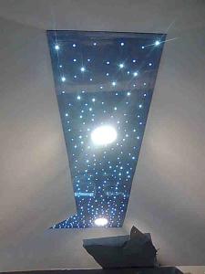 LEDes csillagos égbolt spotokkal kék alapon tetőtérben